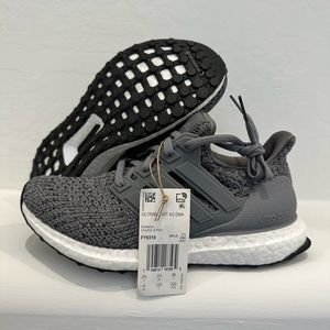 Adidas Men's Ultraboost 4.0 DNA Running Shoe Size 4